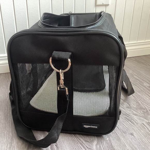 Amazon Basics Medium Soft-Sided Mesh Pet Airline Travel Carrier
Bag , Black - Picture 7 of 14